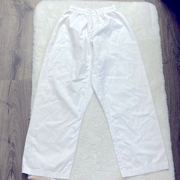 Bold White Karate Uniform Adult Size 5 - Picture 7 of 10